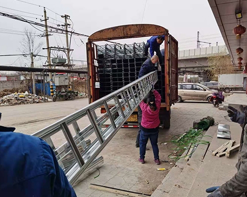 鍍鋅大跨距橋架發往呂梁市中陽縣